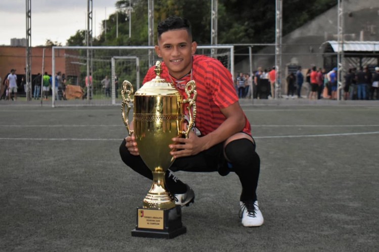 Jhonney Duarte. Mediocampista del club avileño.